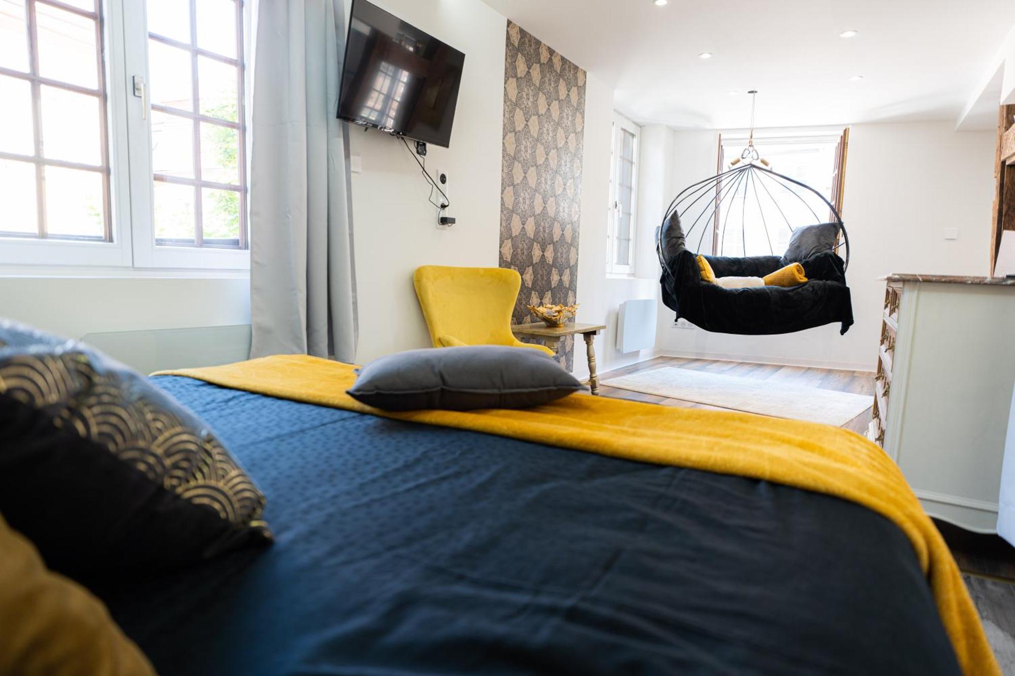 De La Noblesse - Designed By C.m Apartment *