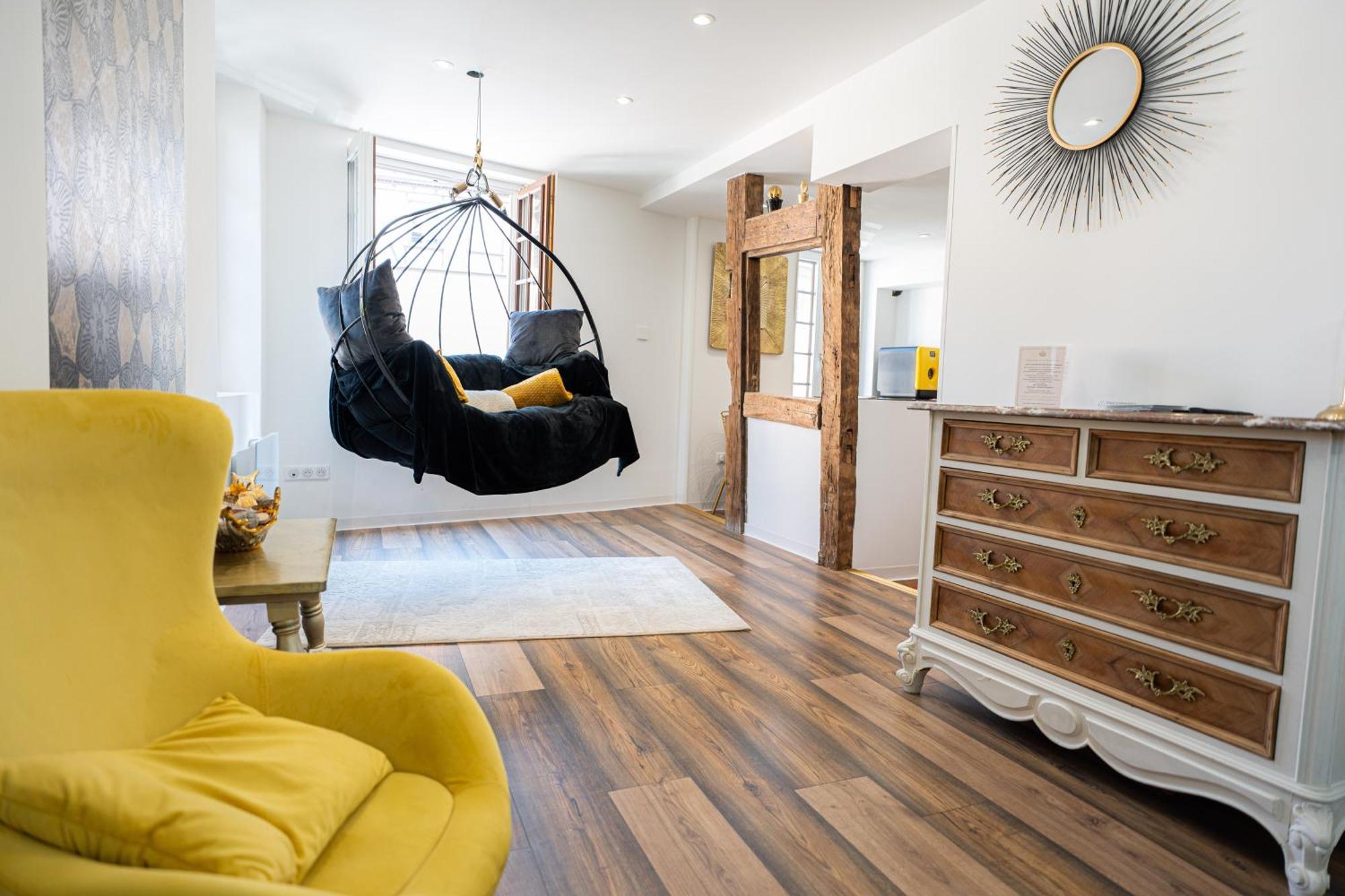 Apartment De La Noblesse - Designed By C.m *